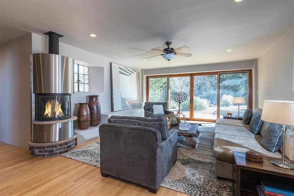 Leaving & TV Room